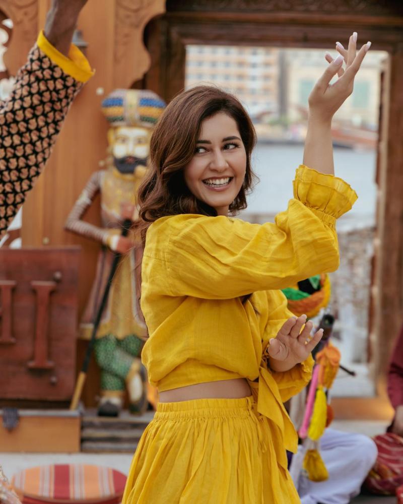 raashi-khanna-hot-photos